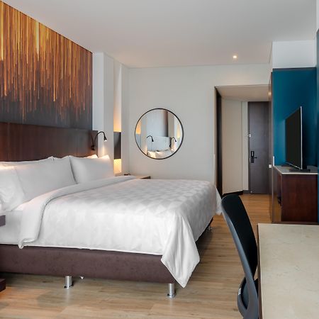 Holiday Inn Bogota Airport By Ihg Exterior photo