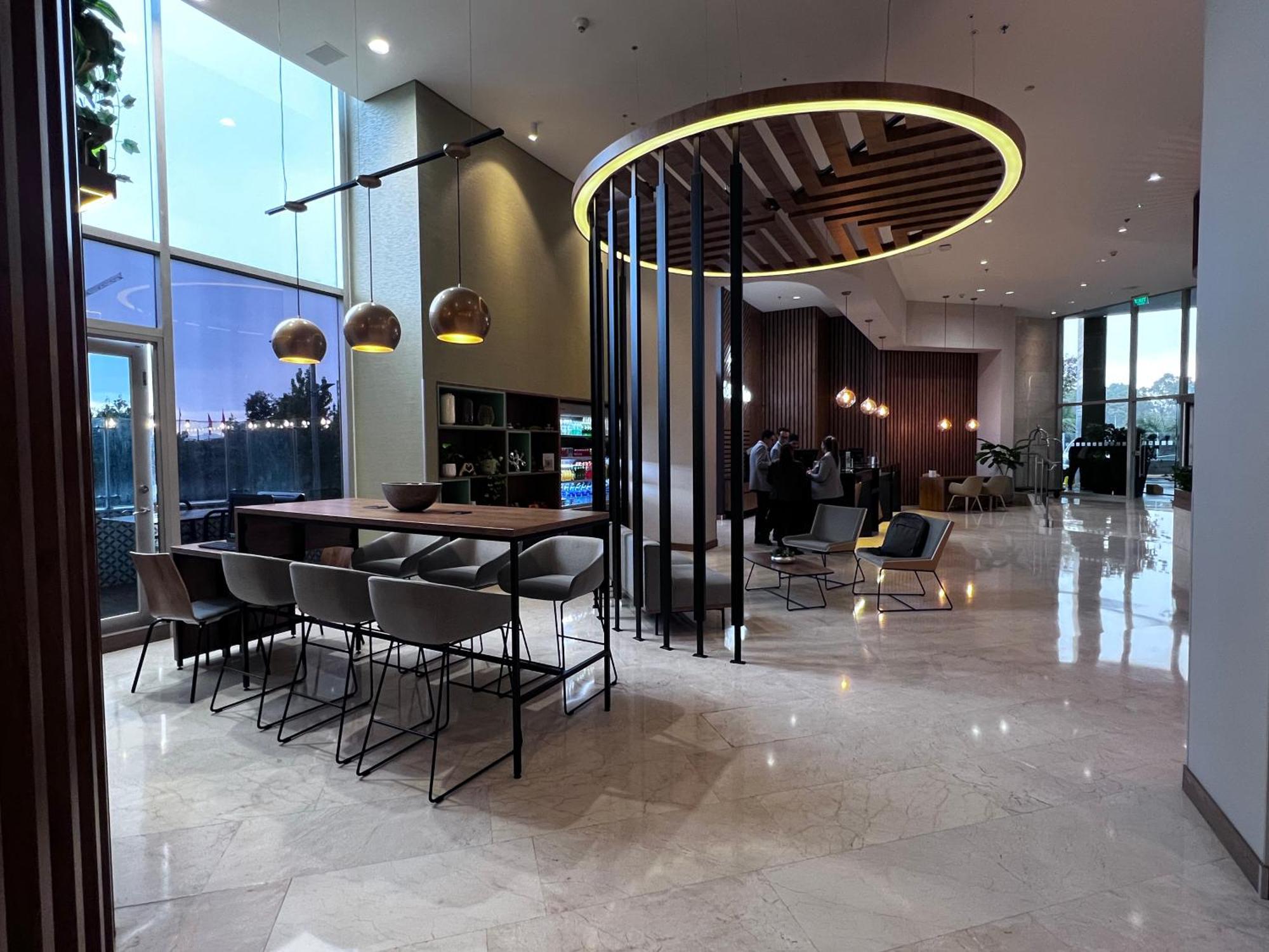 Holiday Inn Bogota Airport By Ihg Exterior photo