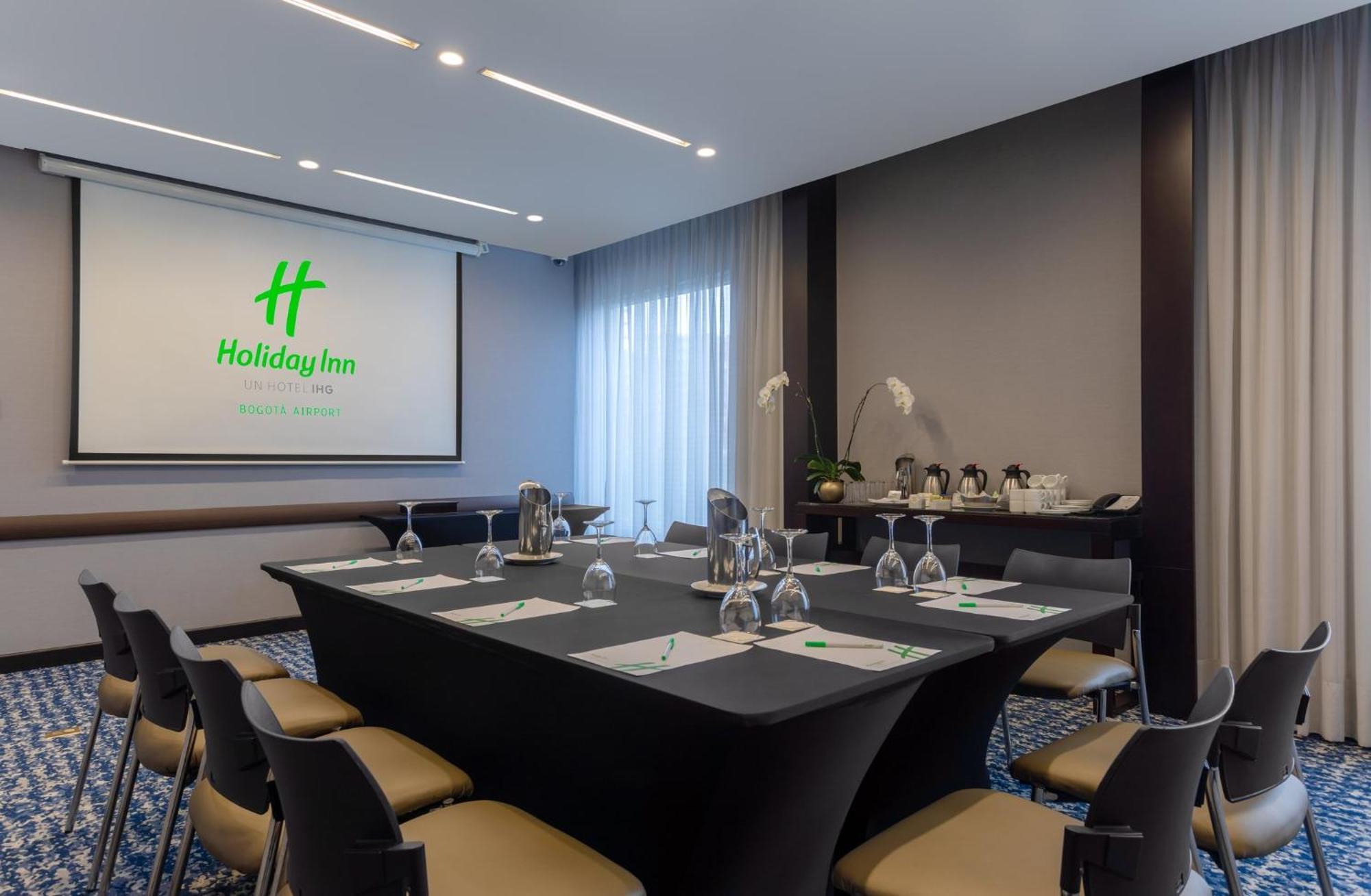 Holiday Inn Bogota Airport By Ihg Exterior photo
