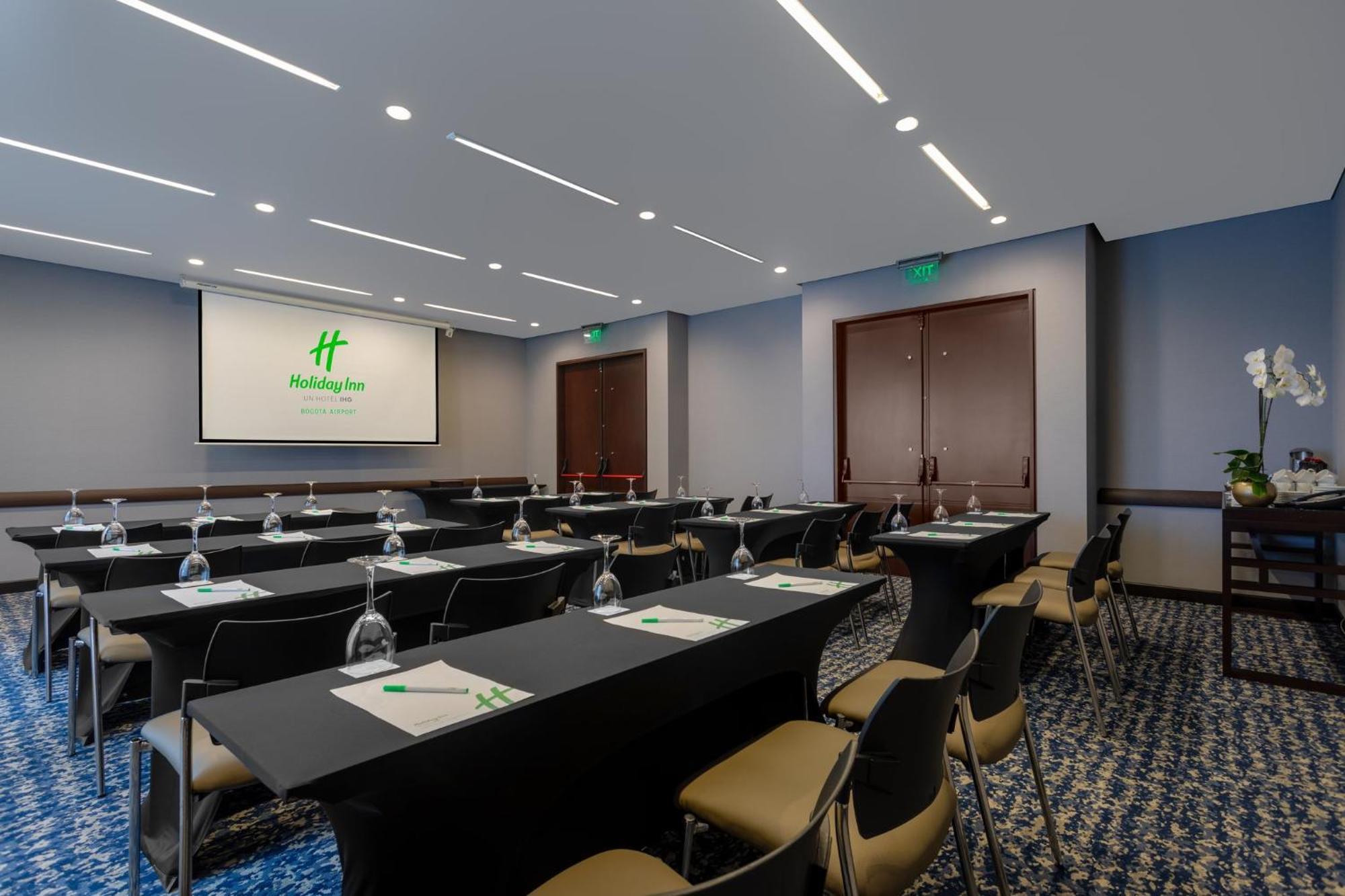 Holiday Inn Bogota Airport By Ihg Exterior photo