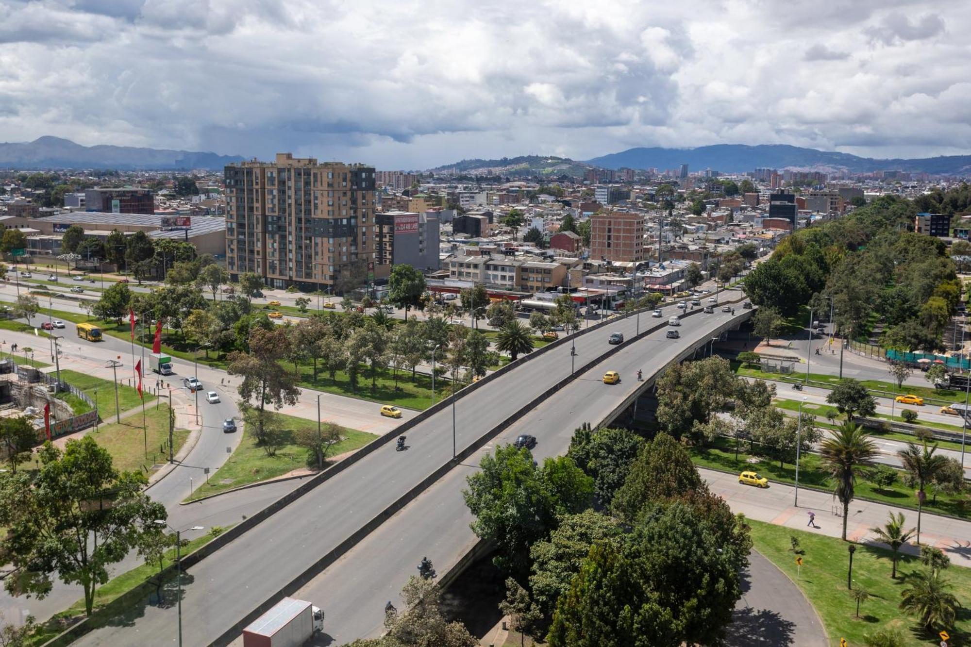 Holiday Inn Bogota Airport By Ihg Exterior photo