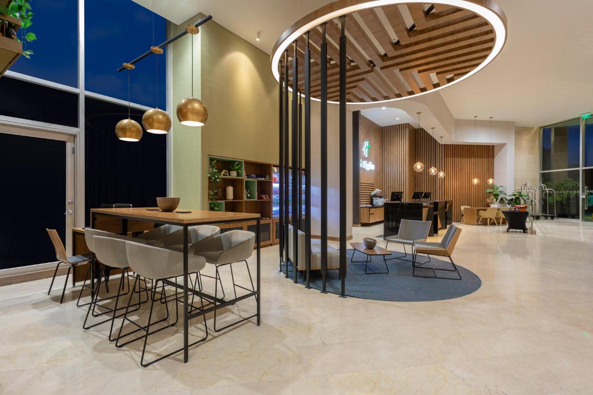 Holiday Inn Bogota Airport By Ihg Exterior photo